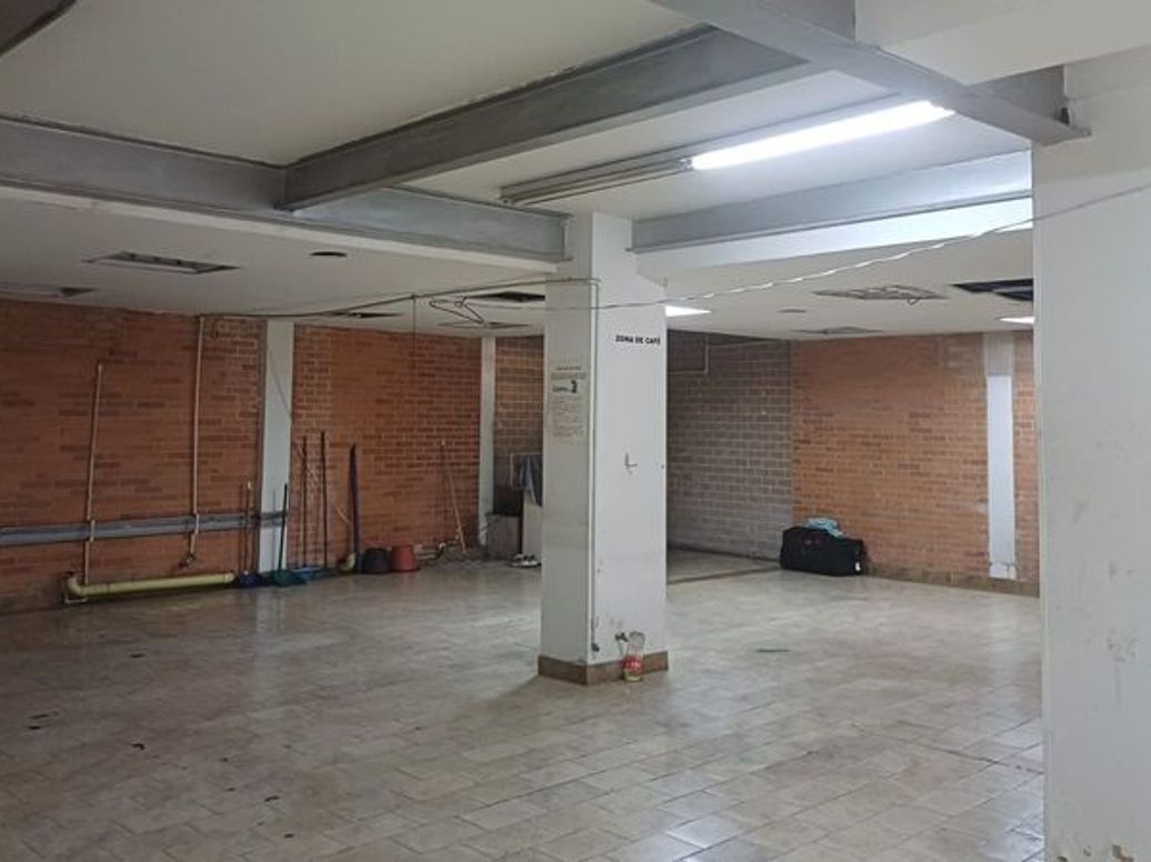 Casa de 6 alcobas en venta en San Luis, Bogotá, 700 m² · foto 19 de 20