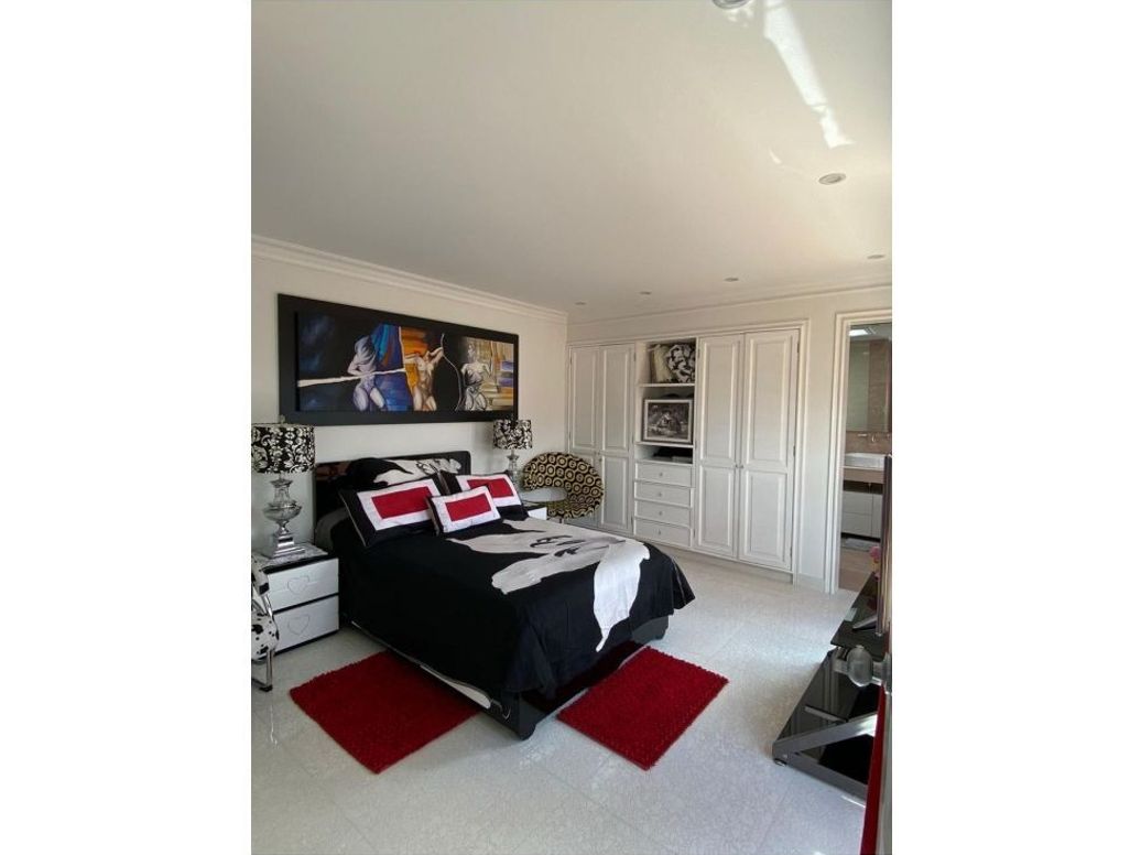 Apartamento de 4 alcobas en venta en Santa Barbara Central, Bogotá, 410 m² · foto 5 de 20