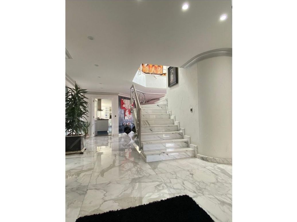 Apartamento de 4 alcobas en venta en Santa Barbara Central, Bogotá, 410 m² · foto 7 de 20