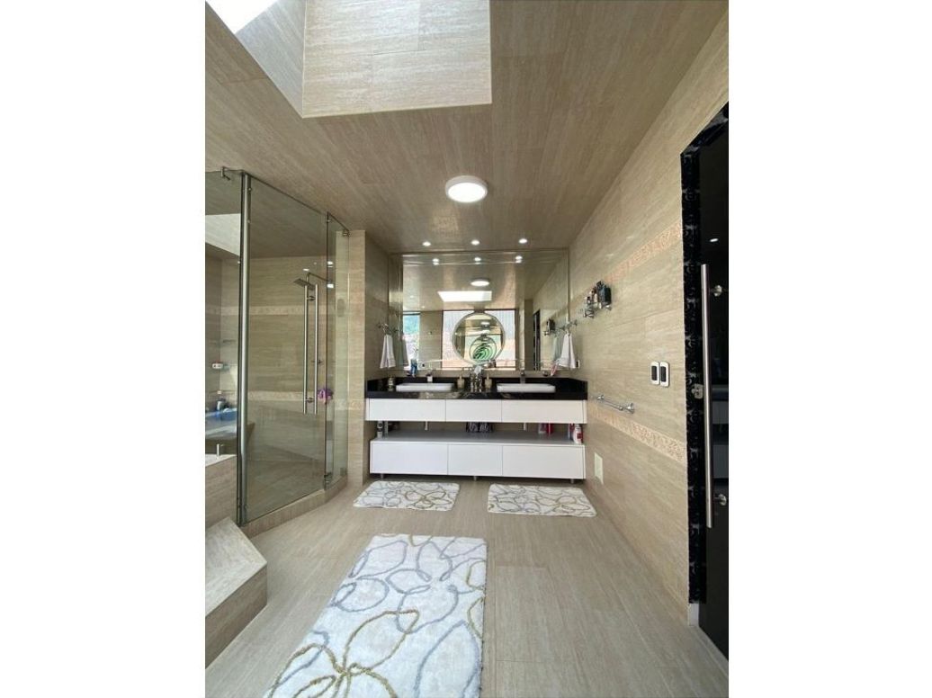 Apartamento de 4 alcobas en venta en Santa Barbara Central, Bogotá, 410 m² · foto 17 de 20