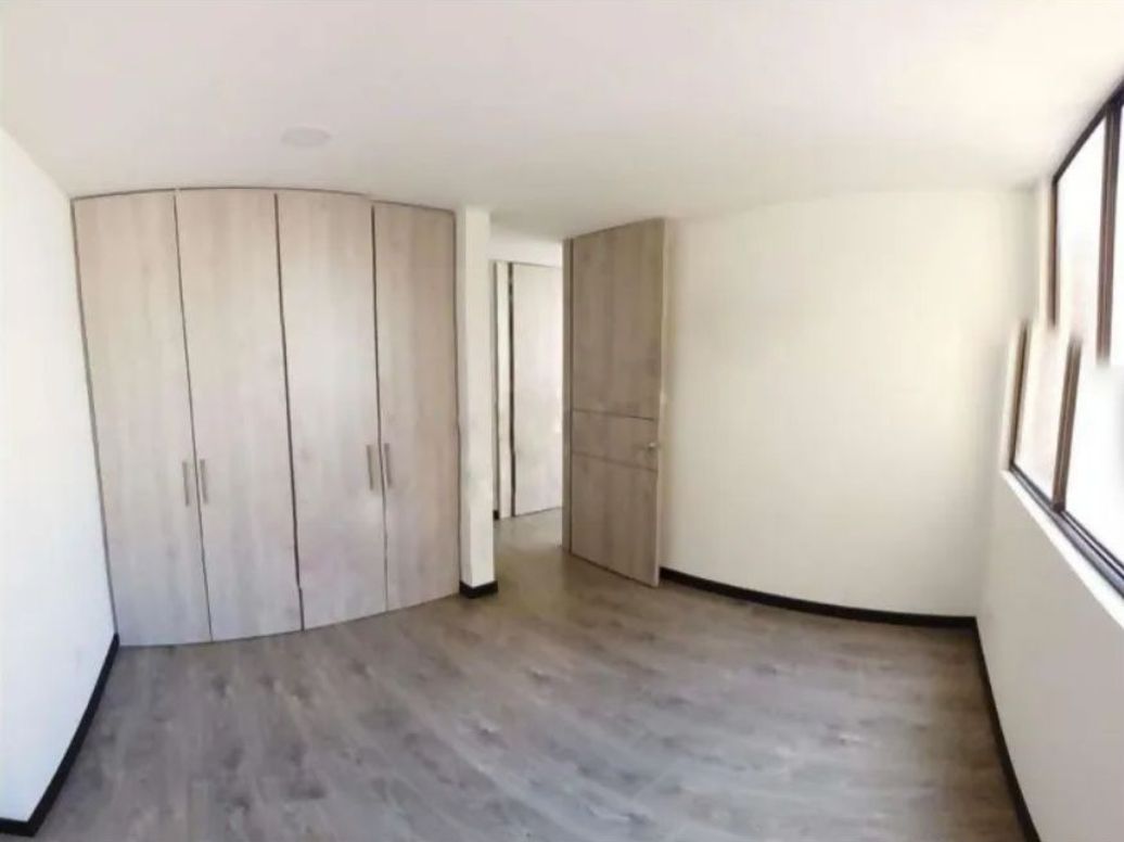 Apartamento de 3 alcobas en venta en Los Cedritos, Bogotá, 94 m² · foto 11 de 12