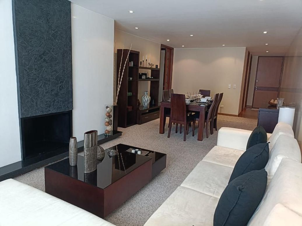 Apartamento de 3 alcobas en venta en Santa Barbara Central, Bogotá, 125 m² · foto 4 de 20