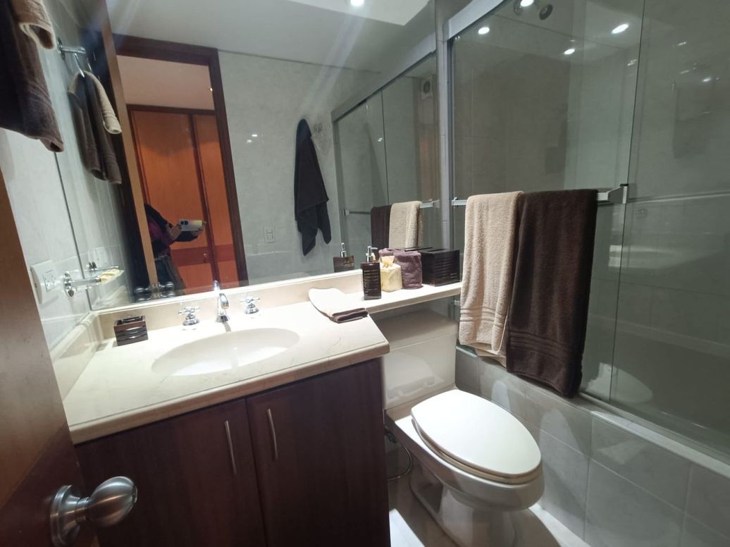 Apartamento de 3 alcobas en venta en Santa Barbara Central, Bogotá, 125 m² · foto 14 de 20