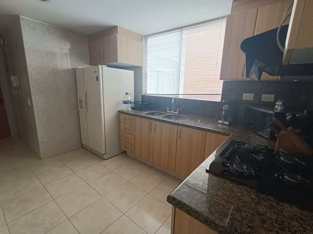 Apartamento de 3 alcobas en venta en Santa Barbara Central, Bogotá, 125 m² · foto 16 de 20