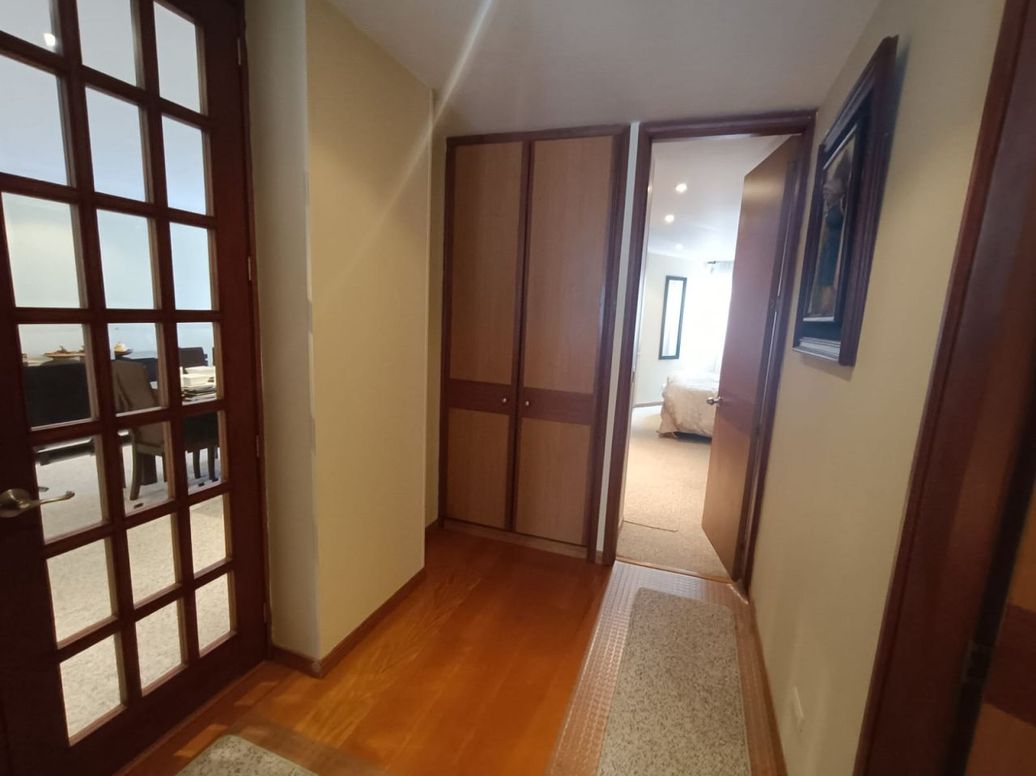 Apartamento de 3 alcobas en venta en Santa Barbara Central, Bogotá, 125 m² · foto 6 de 20