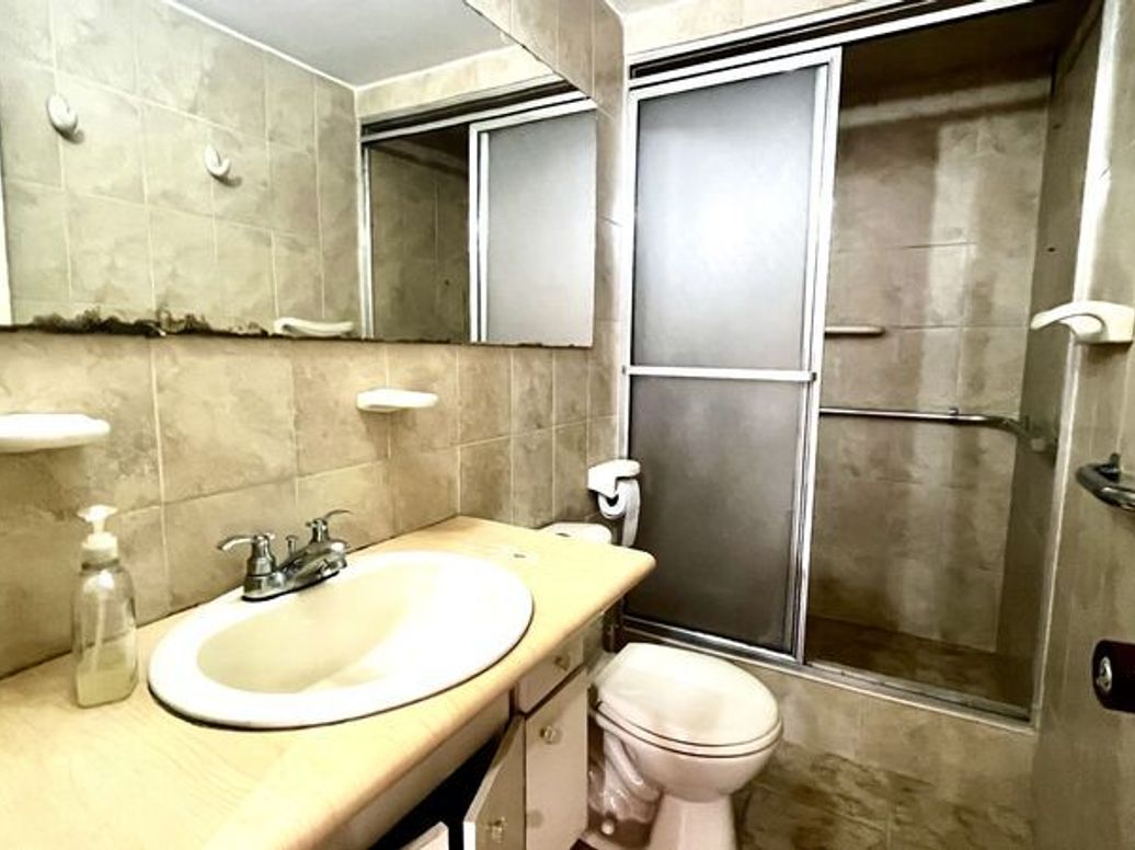 Apartamento de 3 alcobas en venta en Santa Barbara Central, Bogotá, 105 m² · foto 14 de 20