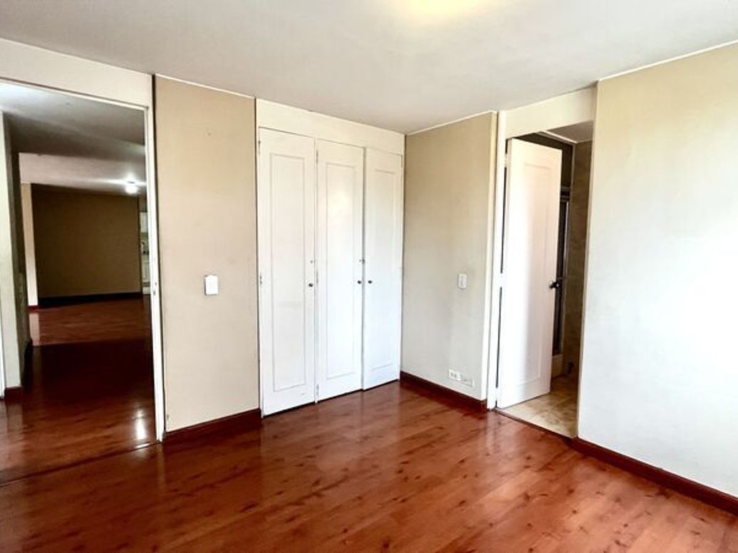 Apartamento de 3 alcobas en venta en Santa Barbara Central, Bogotá, 105 m² · foto 15 de 20