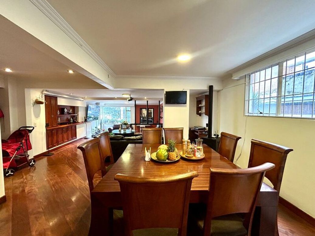 Apartamento de 4 alcobas en venta en El Refugio, Bogotá, 198 m² · foto 5 de 20