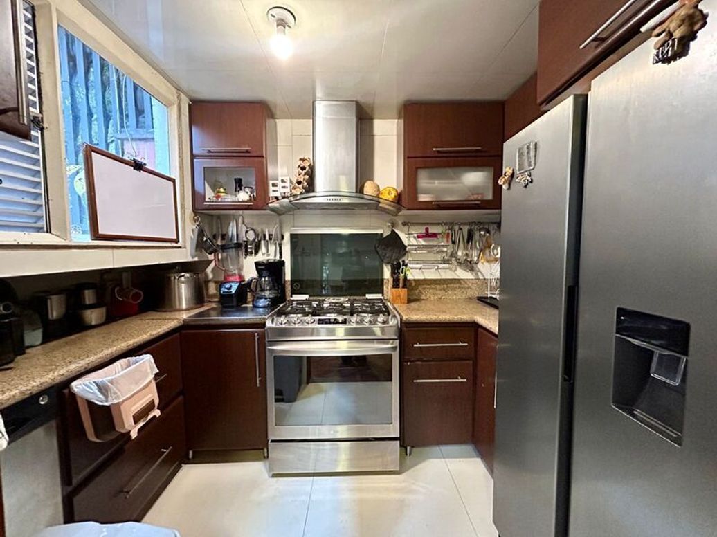 Apartamento de 4 alcobas en venta en El Refugio, Bogotá, 198 m² · foto 6 de 20
