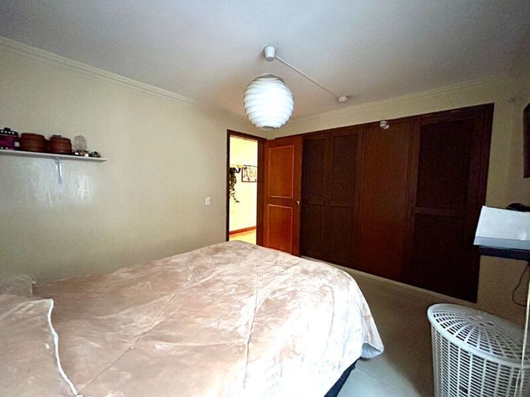 Apartamento de 4 alcobas en venta en El Refugio, Bogotá, 198 m² · foto 11 de 20