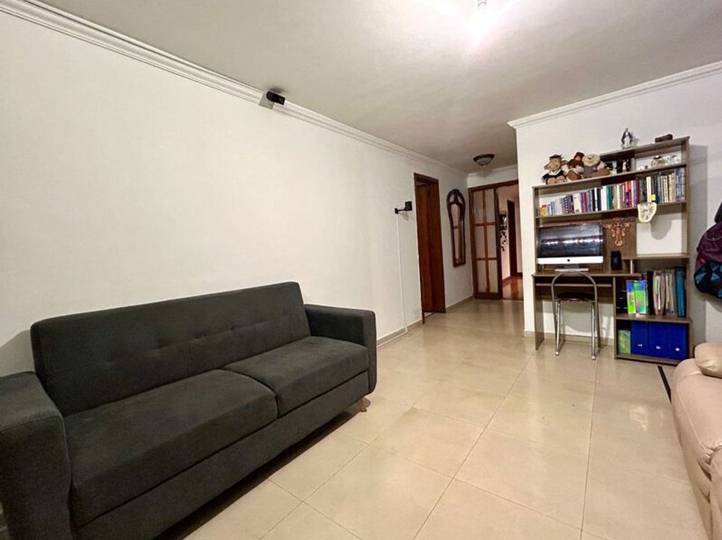 Apartamento de 4 alcobas en venta en El Refugio, Bogotá, 198 m² · foto 16 de 20