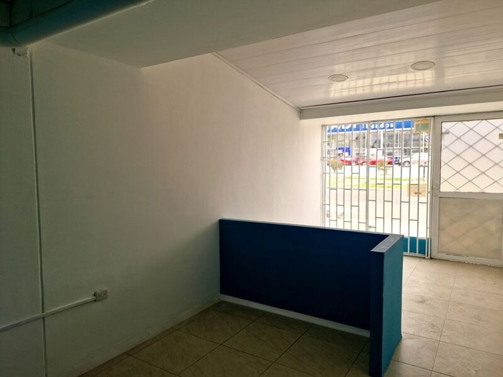 Casa de 7 alcobas en venta en Niza Norte, Bogotá, 300 m² · foto 3 de 20