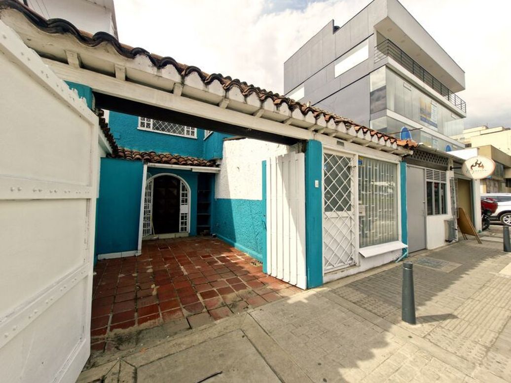 Casa de 7 alcobas en venta en Niza Norte, Bogotá, 300 m² · foto 2 de 20
