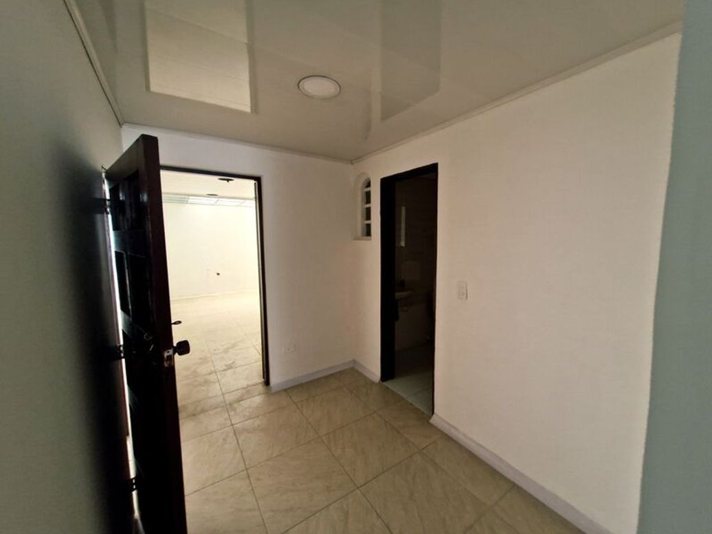 Casa de 7 alcobas en venta en Niza Norte, Bogotá, 300 m² · foto 6 de 20