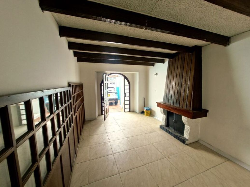 Casa de 7 alcobas en venta en Niza Norte, Bogotá, 300 m² · foto 10 de 20