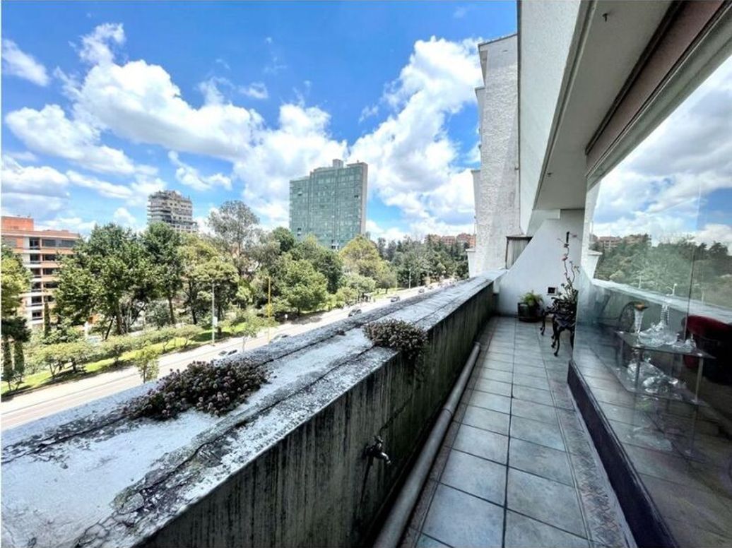 Apartamento de 3 alcobas en venta en El Refugio, Bogotá, 247 m² · foto 7 de 20
