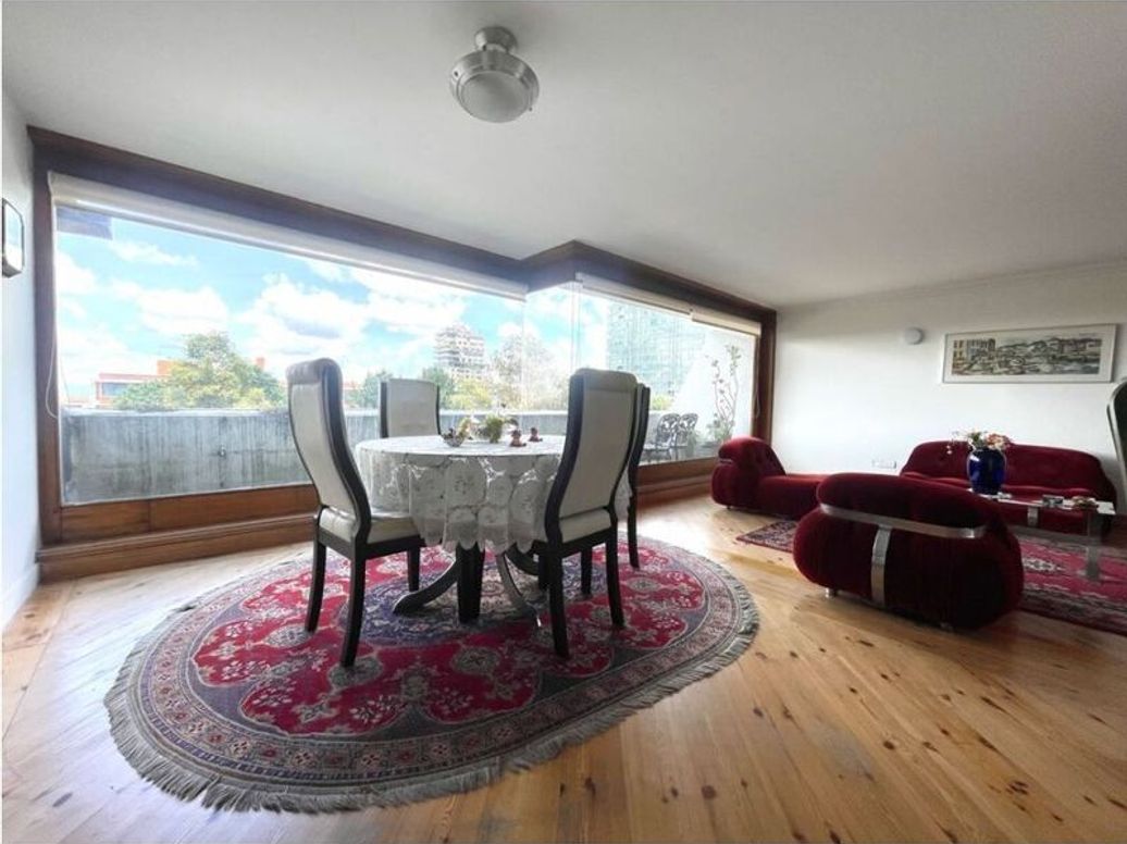 Apartamento de 3 alcobas en venta en El Refugio, Bogotá, 247 m² · foto 4 de 20