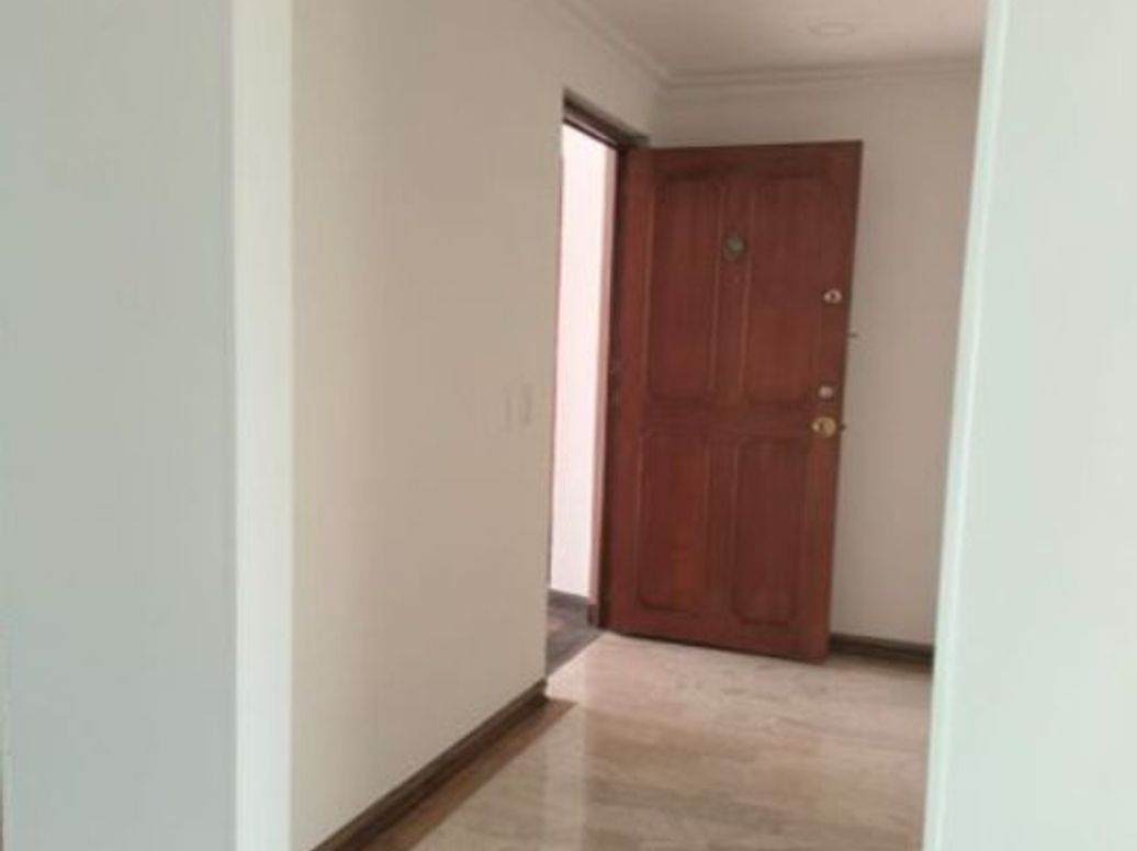 Casa de 5 alcobas en venta en San Patricio, Bogotá, 227 m² · foto 12 de 20