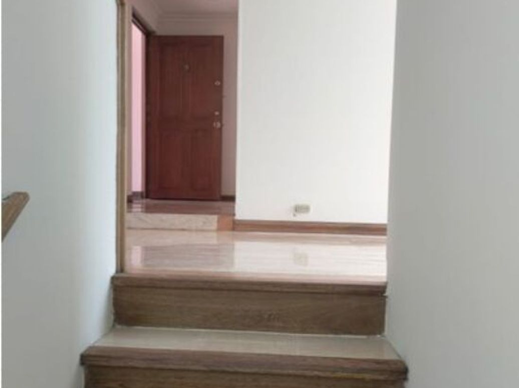 Casa de 5 alcobas en venta en San Patricio, Bogotá, 227 m² · foto 17 de 20