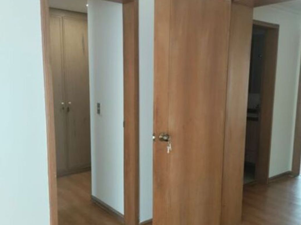 Casa de 5 alcobas en venta en San Patricio, Bogotá, 227 m² · foto 9 de 20