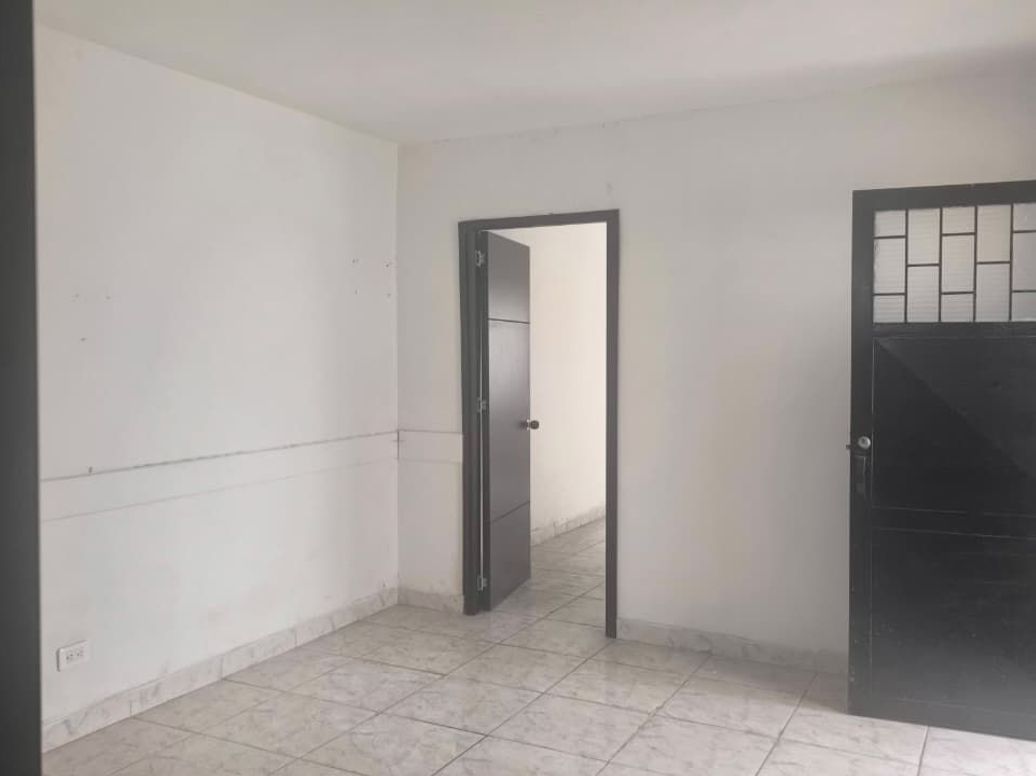 Casa de 6 alcobas en venta en Florida Blanca, Bogotá, 320 m² · foto 10 de 10