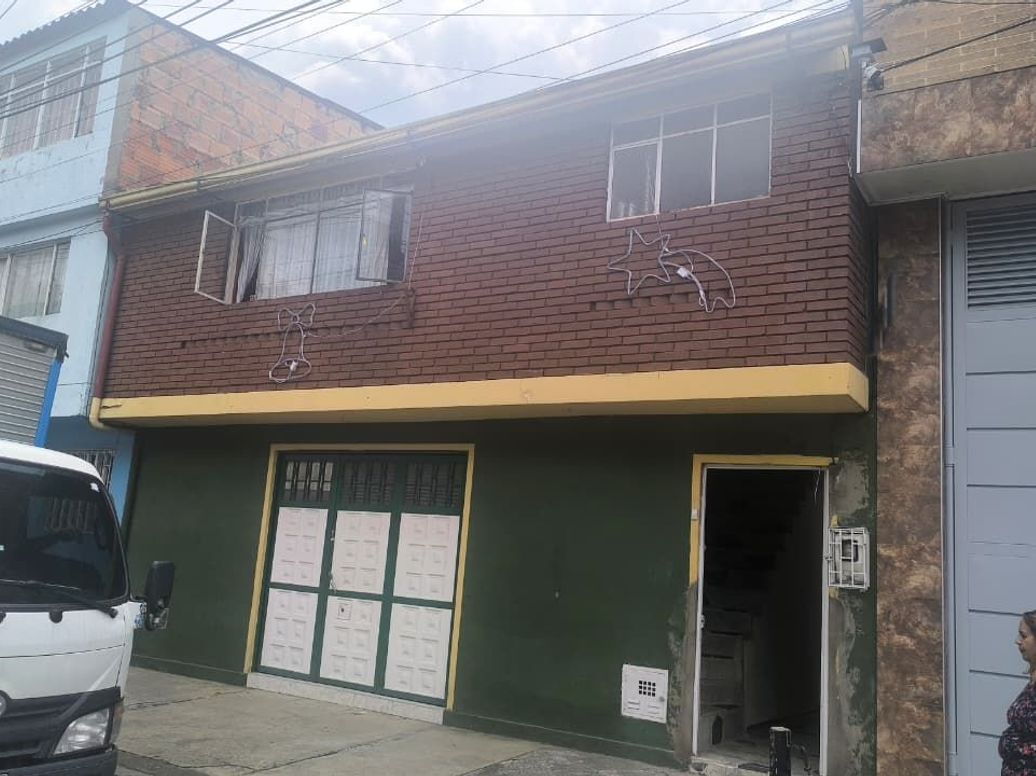 Casa de 6 alcobas en venta en Florida Blanca, Bogotá, 320 m² · foto 4 de 10