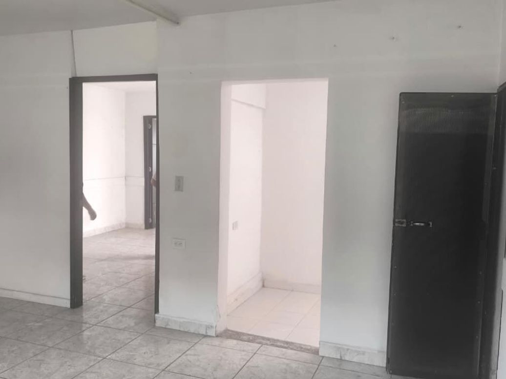 Casa de 6 alcobas en venta en Florida Blanca, Bogotá, 320 m² · foto 9 de 10