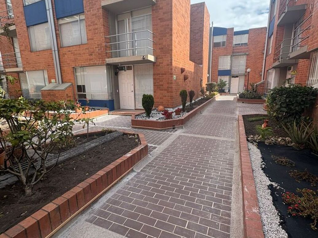 Casa de 4 alcobas en venta en Pradera Norte, Bogotá, 92 m² · foto 2 de 20