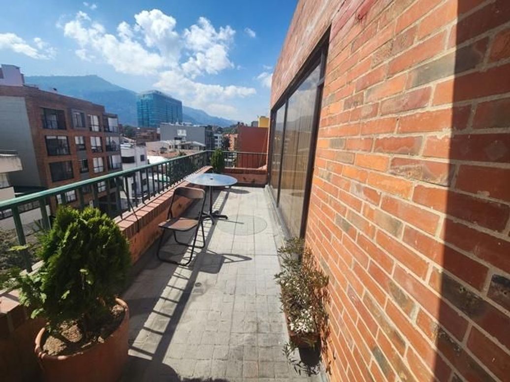 Apartamento de 3 alcobas en venta en Santa Barbara Central, Bogotá, 215 m² · foto 6 de 20