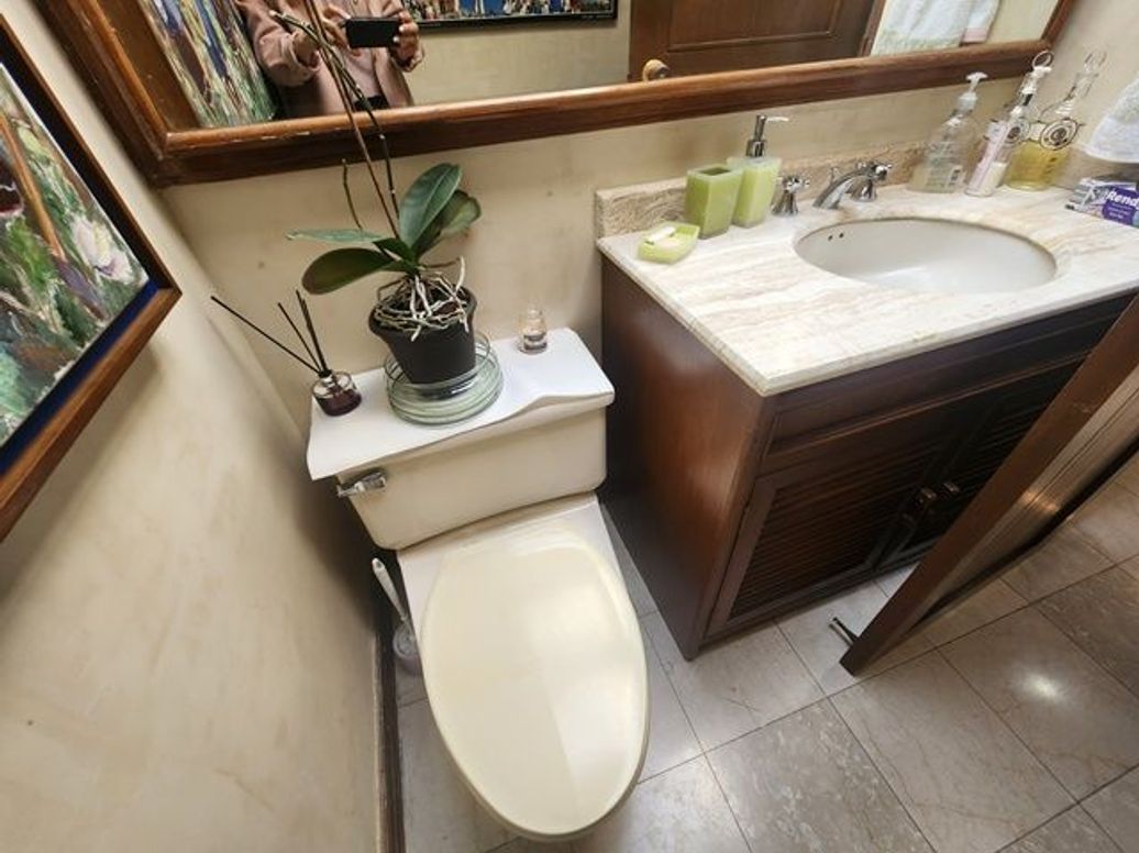 Apartamento de 3 alcobas en venta en Santa Barbara Central, Bogotá, 215 m² · foto 8 de 20