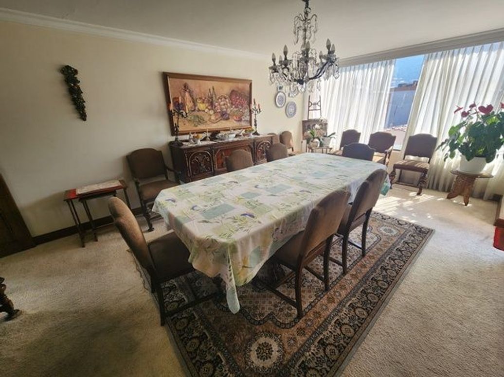 Apartamento de 3 alcobas en venta en Santa Barbara Central, Bogotá, 215 m² · foto 7 de 20