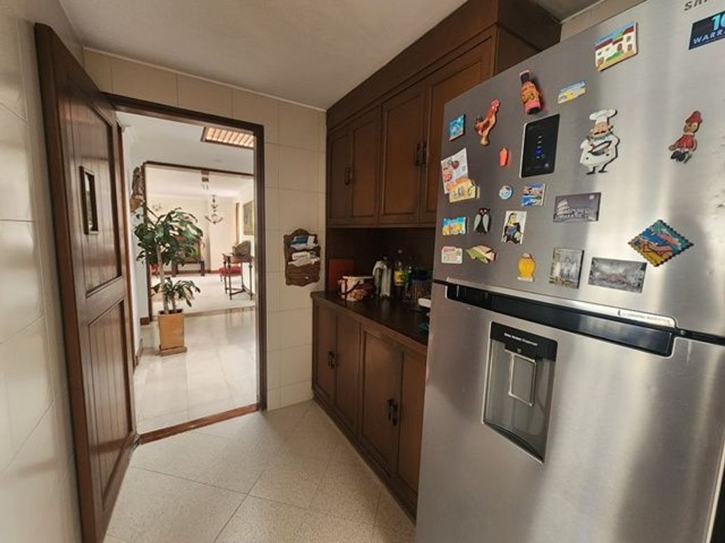 Apartamento de 3 alcobas en venta en Santa Barbara Central, Bogotá, 215 m² · foto 13 de 20