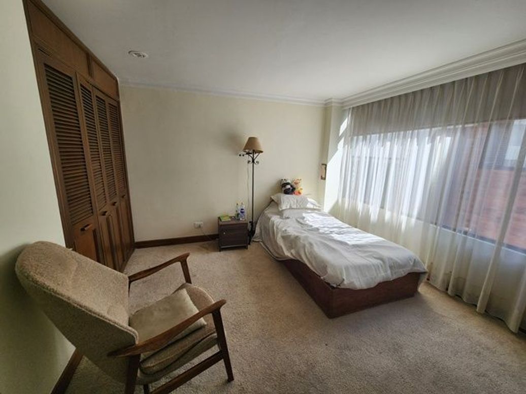 Apartamento de 3 alcobas en venta en Santa Barbara Central, Bogotá, 215 m² · foto 19 de 20