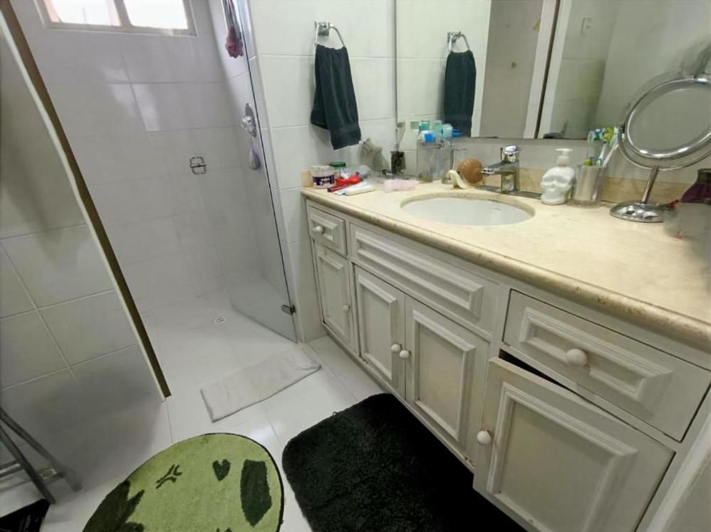 Apartamento de 4 alcobas en venta en Santa Barbara Central, Bogotá, 200 m² · foto 11 de 20