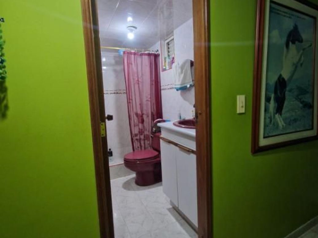 Casa de 6 alcobas en venta en Super Manzana 14, Bogotá, 456 m² · foto 15 de 18