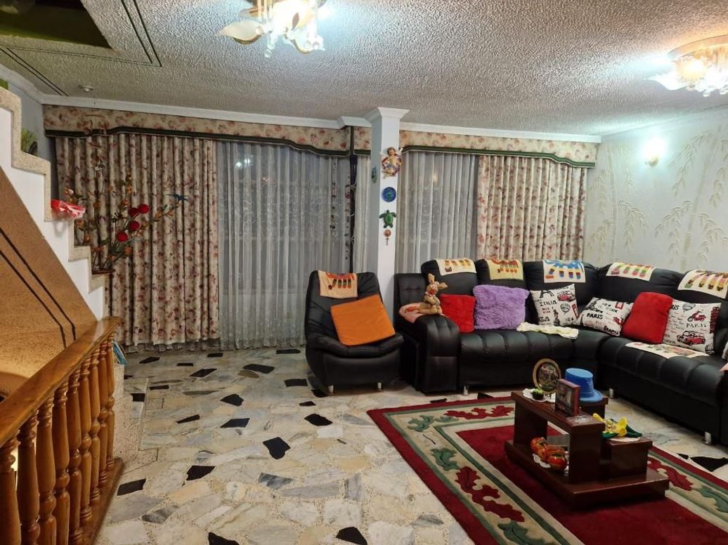 Casa de 6 alcobas en venta en Super Manzana 14, Bogotá, 456 m² · foto 6 de 18