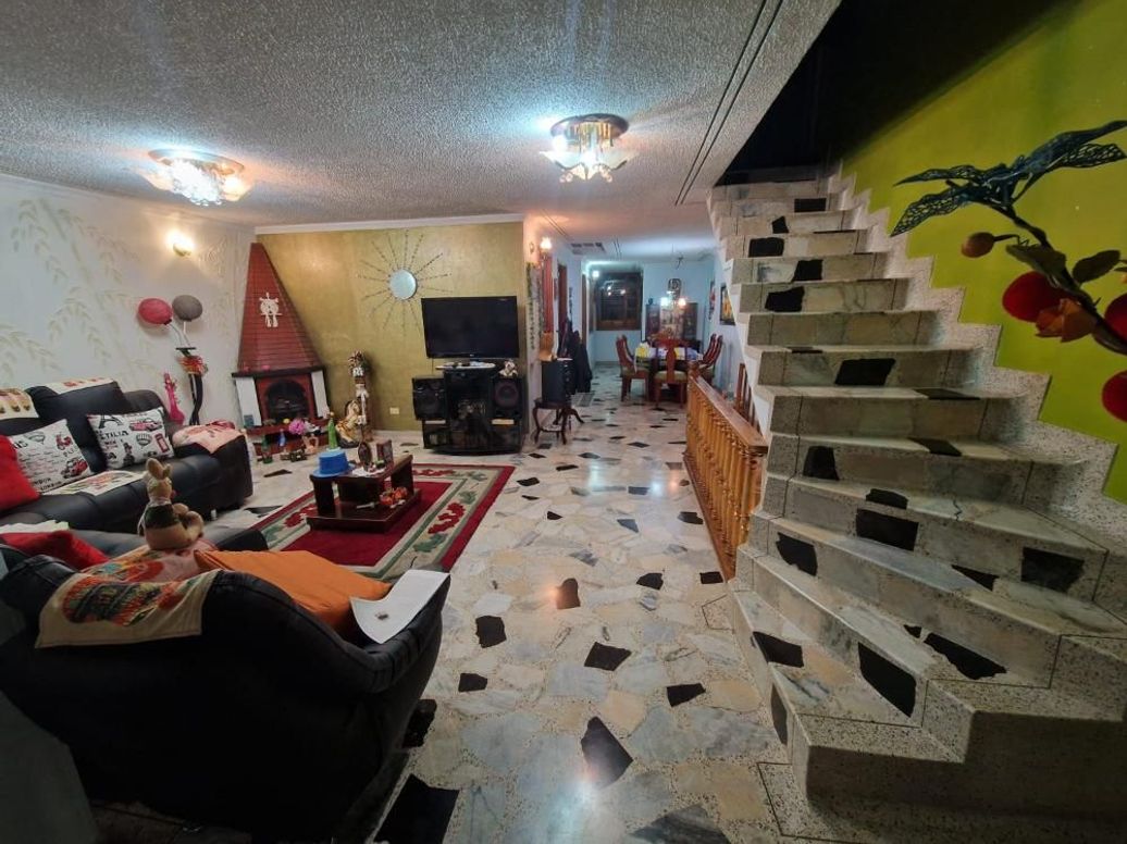 Casa de 6 alcobas en venta en Super Manzana 14, Bogotá, 456 m² · foto 14 de 18