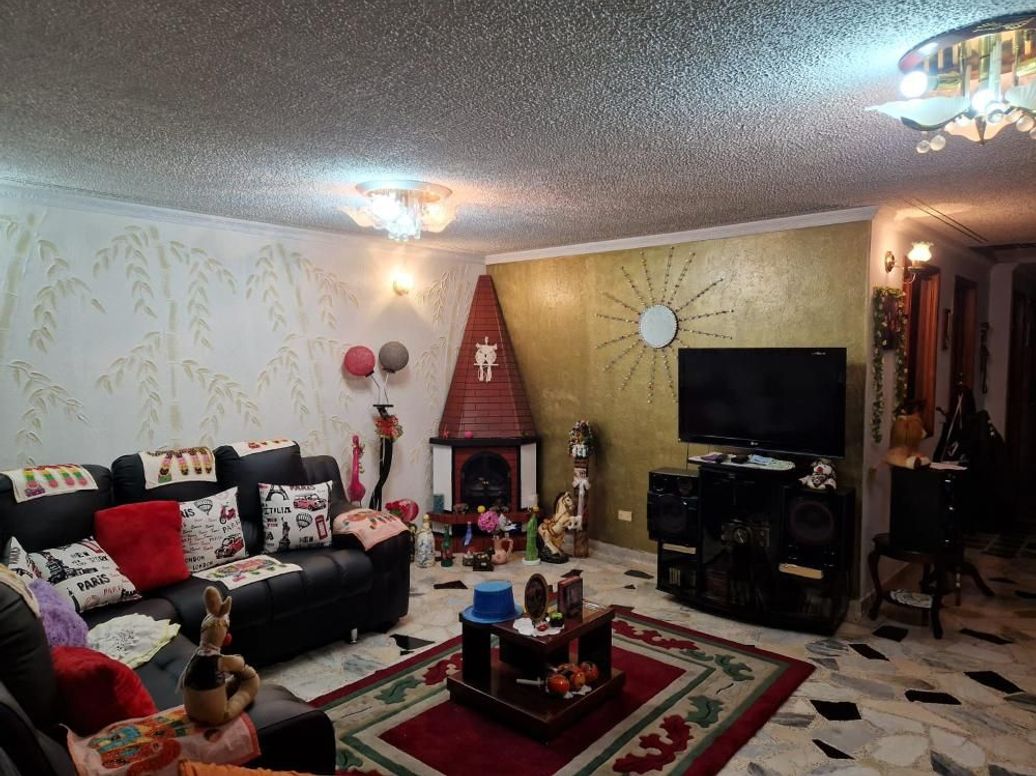 Casa de 6 alcobas en venta en Super Manzana 14, Bogotá, 456 m² · foto 10 de 18