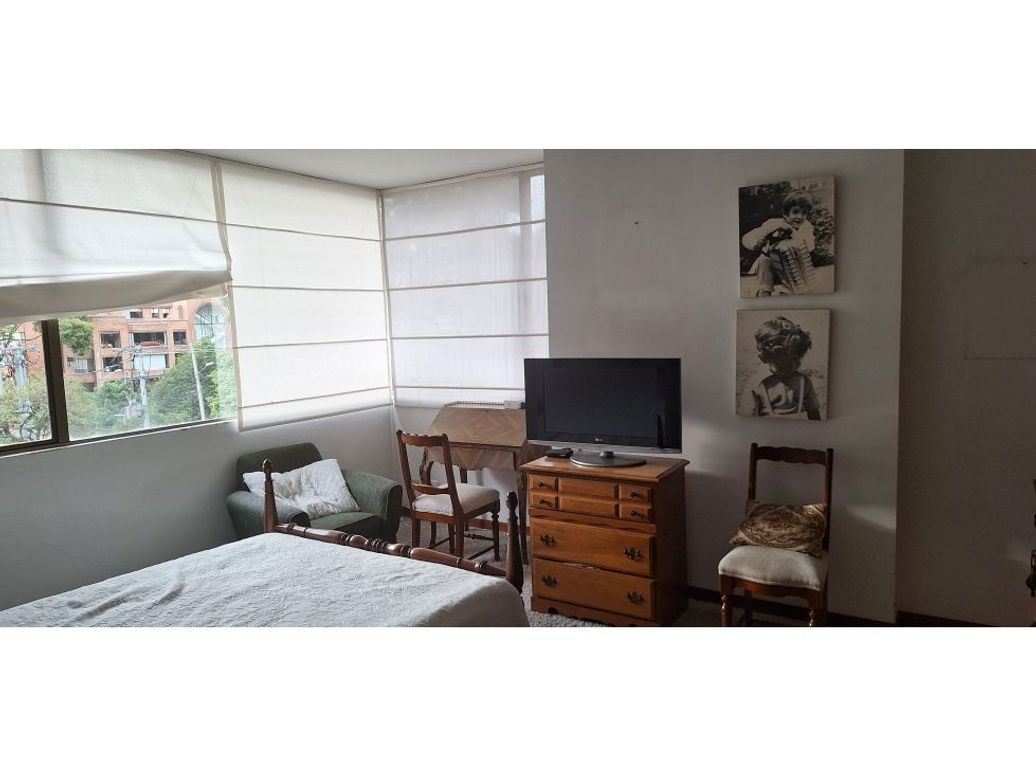Apartamento de 2 alcobas en venta en Santa Barbara Occidental, Bogotá, 182 m² · foto 11 de 15
