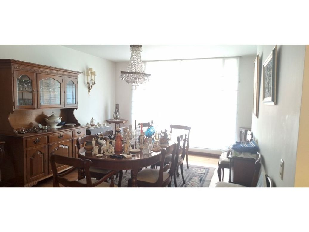 Apartamento de 2 alcobas en venta en Santa Barbara Occidental, Bogotá, 182 m² · foto 2 de 15