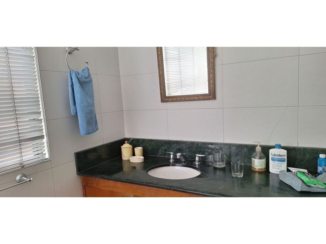 Apartamento de 2 alcobas en venta en Santa Barbara Occidental, Bogotá, 182 m² · foto 14 de 15