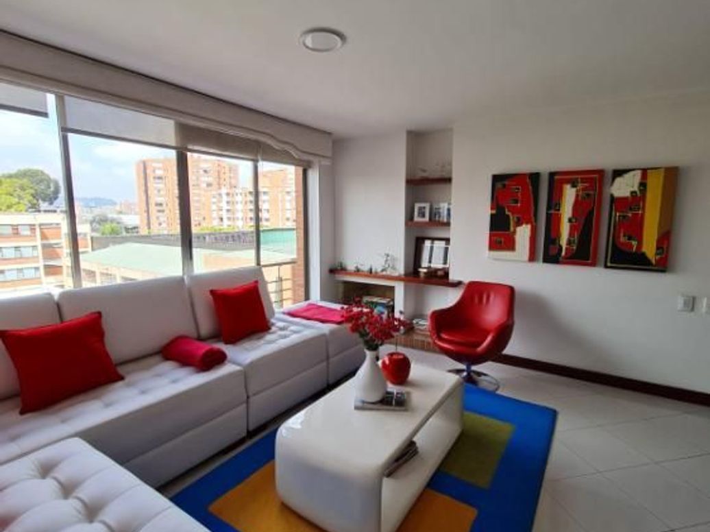 Apartamento de 2 alcobas en venta en Prados De La Calleja, Bogotá, 92 m² · foto 2 de 16