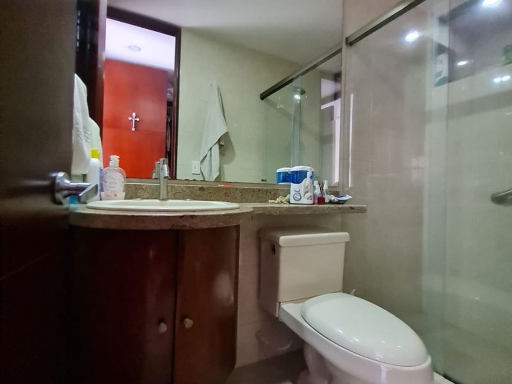 Apartamento de 2 alcobas en venta en Prados De La Calleja, Bogotá, 92 m² · foto 11 de 16