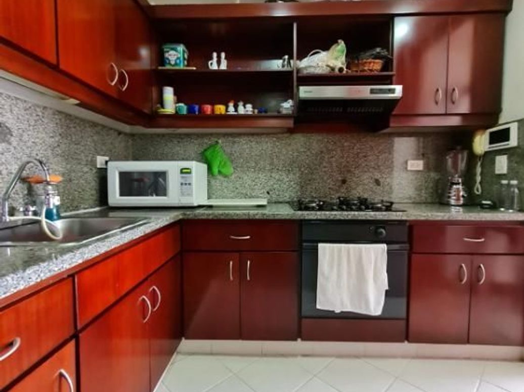 Apartamento de 2 alcobas en venta en Prados De La Calleja, Bogotá, 92 m² · foto 4 de 16