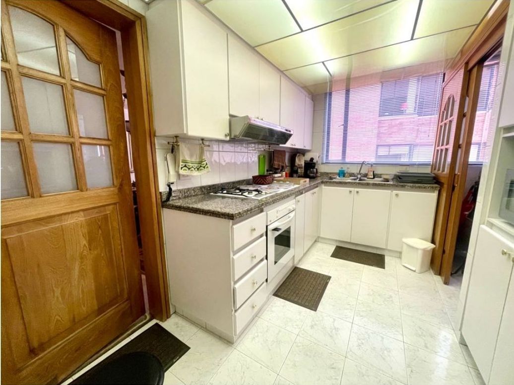 Apartamento de 3 alcobas en venta en Chico Norte Et. Iii, Bogotá, 140 m² · foto 8 de 17