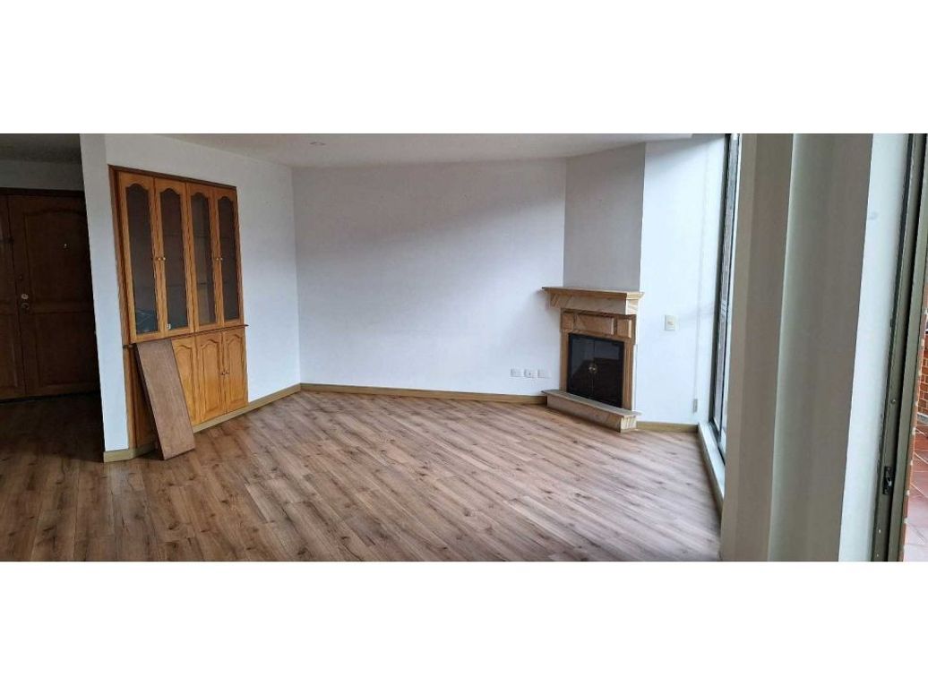 Apartamento de 3 alcobas en venta en Rincon Del Chicó, Bogotá, 153 m² · foto 2 de 19
