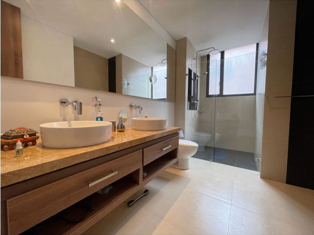 Apartamento de 3 alcobas en venta en Chicó Norte, Bogotá, 193 m² · foto 13 de 16
