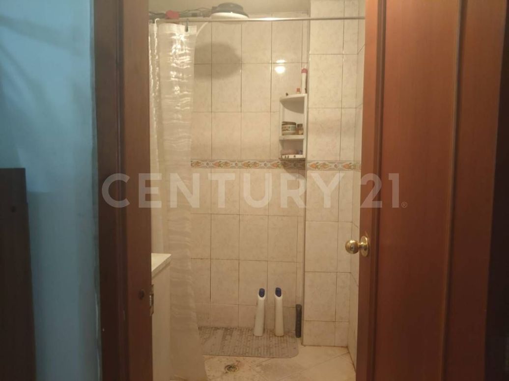 Casa de 9 alcobas en venta en San Fernando Occidental, Bogotá, 85 m² · foto 8 de 19