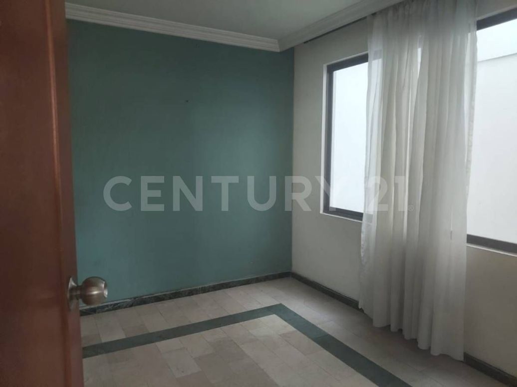 Casa de 9 alcobas en venta en San Fernando Occidental, Bogotá, 85 m² · foto 9 de 19