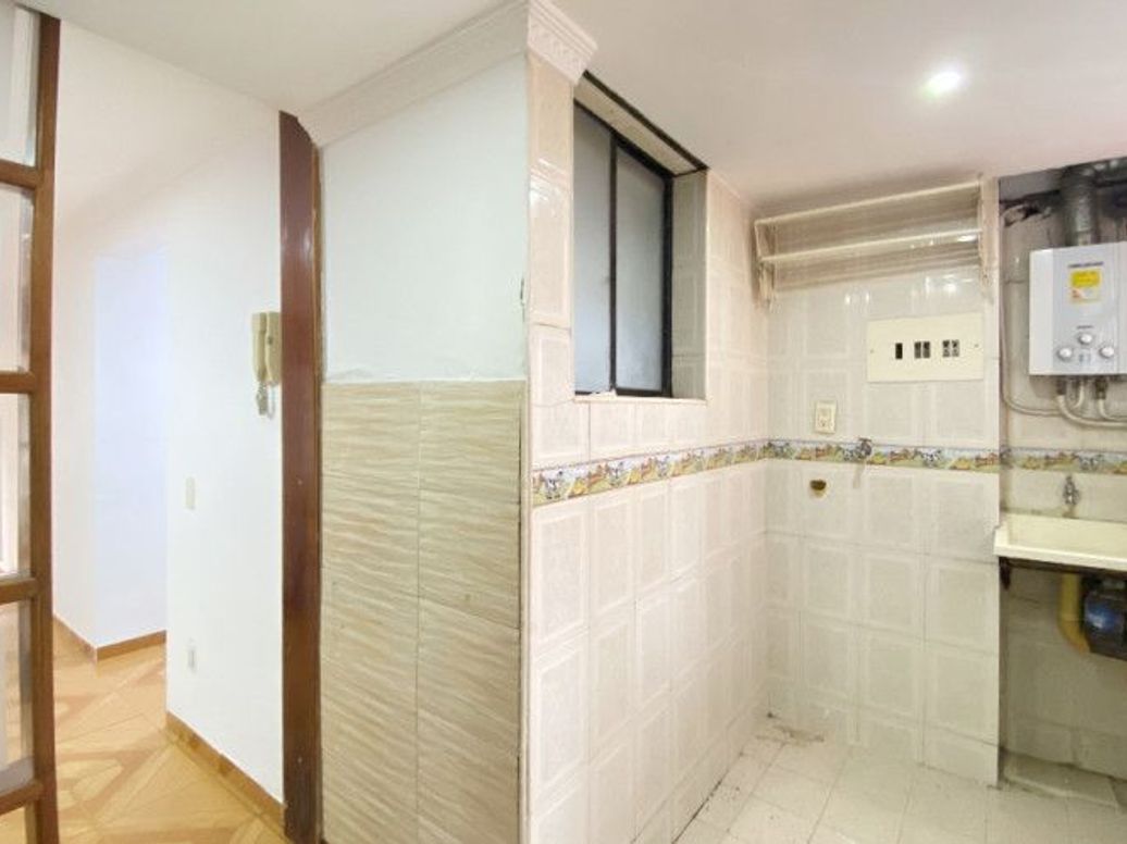 Apartamento de 3 alcobas en venta en San Bernardo, Bogotá, 51 m² · foto 4 de 18